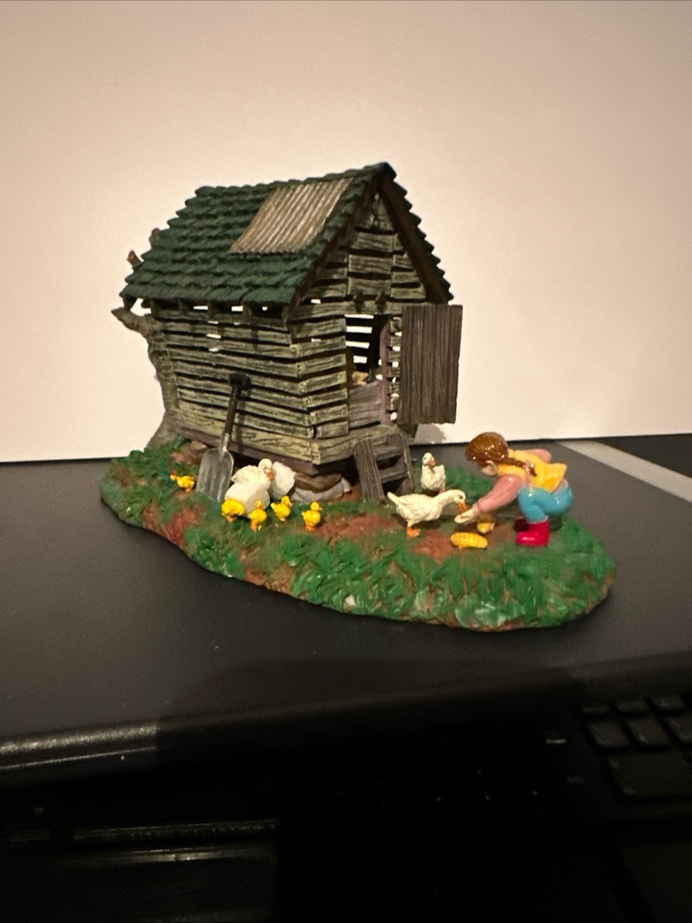 Department 56 Country Coop Figurine - Green Roof with Multicolor Figures